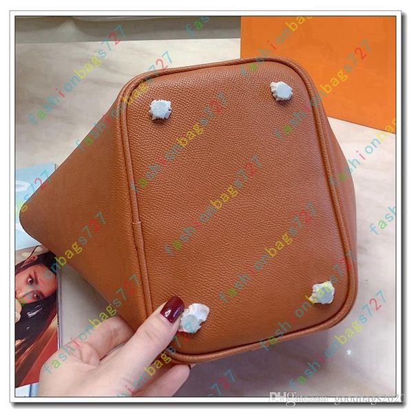 

luxury designer womens shoulder bags purses handbags girls mini vegetable basket bag 18 totes designer bags wallets backpack soho bag 191022