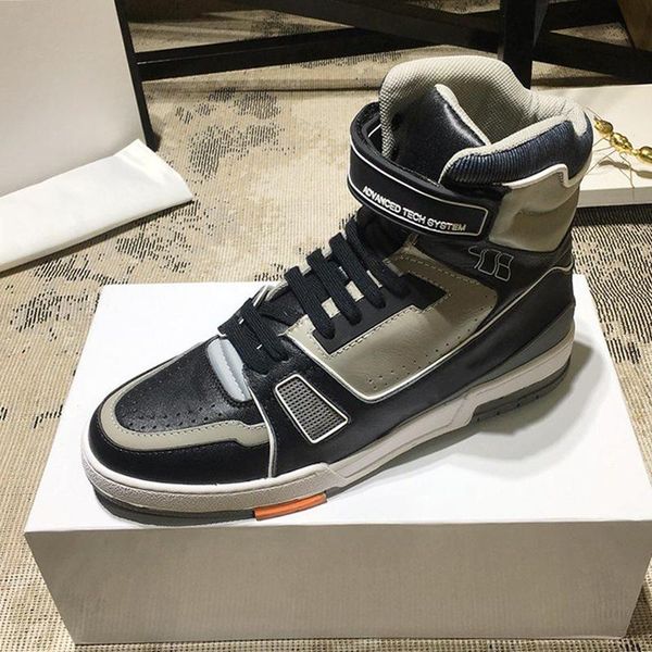 

lightweight trainer sneaker boot men 's shoes autumn and winter footwears comfortable lace -up high men shoes with or, Black