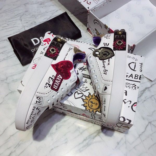 

2020w trend hand-painted graffiti leather casual shoes men and women comfortable sports shoes fashion wild couple shoes, size 35-45, Black