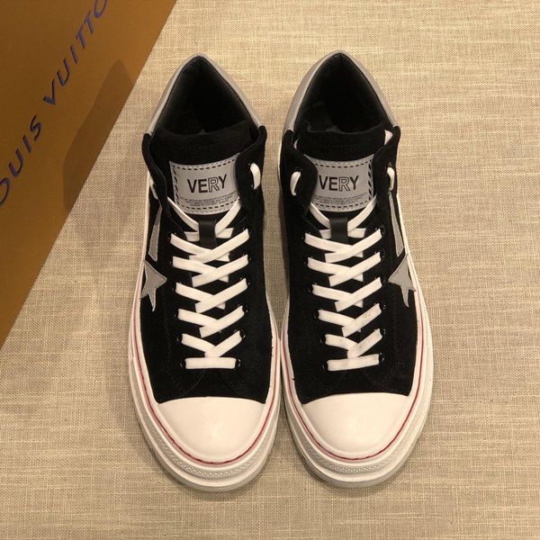 

2020t fashion limited edition letter leather men's shoes, high-casual sports shoes, fashion wild men's booties, original box d