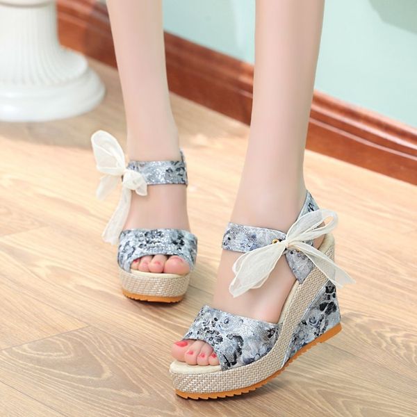 

2020 new fish mouth slope with korean version of thick-soled sponge cake platform high heel sweet sandals, Black
