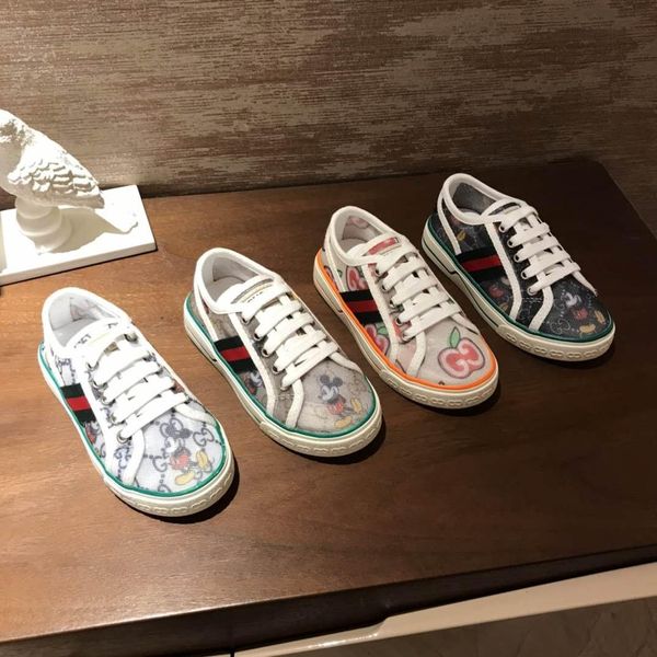 

fashion designer boys girls flat shoes cartoon baby kids shoes 2020 infant elegant soft sneakers princess low heel wedding shoes size 26-35, Black;red