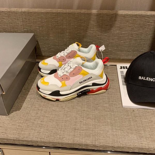 

208designer to create casual and comfortable all-match sports shoes, travel shoes outsole non-slip design with original box delivery, Black