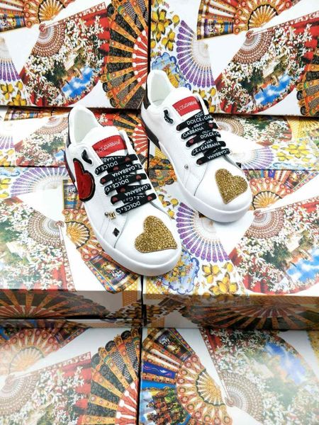 

2020s trend hand-painted leather party casual shoes trend outdoor men and women sports shoes graffiti wild couple shoes, size 35-451, Black