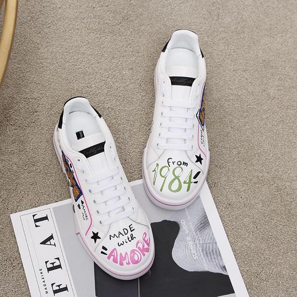 

2020d new trend embroidered graffiti leather casual shoes outdoor men and women sports shoes fashion wild couple shoes, size 35-45, Black