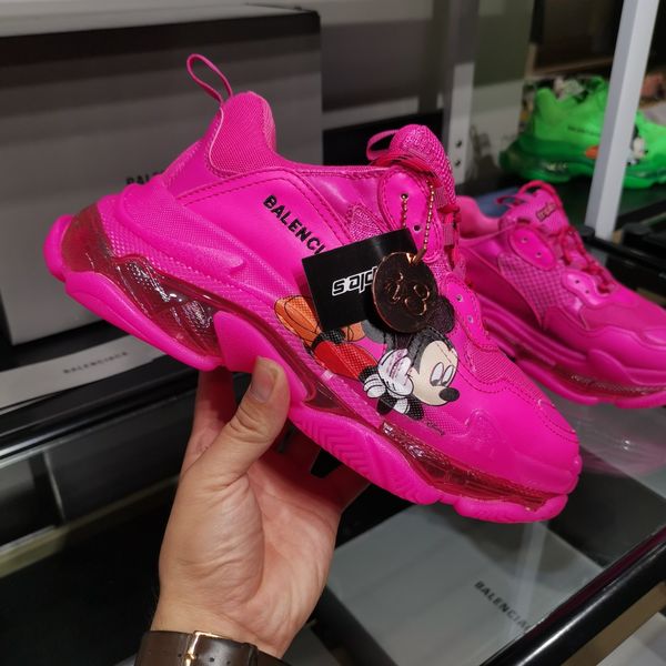 

2020xw designer designs new leisure and entertainment hiking shoes, outdoor jungle adventure shoes, original packaging and box delivery, Black