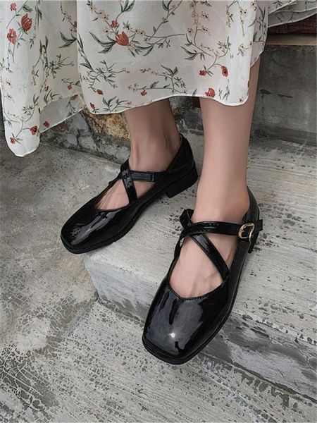 

small leather shoes female korean version of the wild summer 2020 new flat bottom work shallow mouth black work shoes