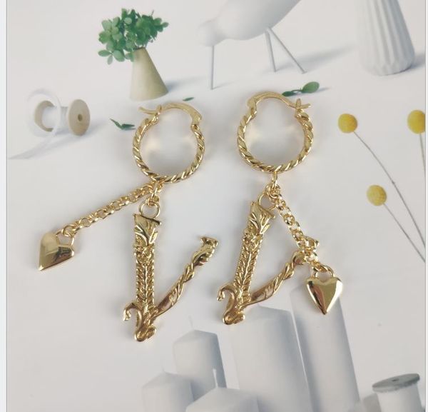 

new female fashion character letter v-shaped earrings seiko v-shaped earrings with heart, Golden;silver