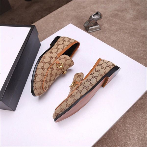 

2020 designers brand italiangenuine patent leather men wedding dress shoes with bow tie men's banquet party formal loafers, Black