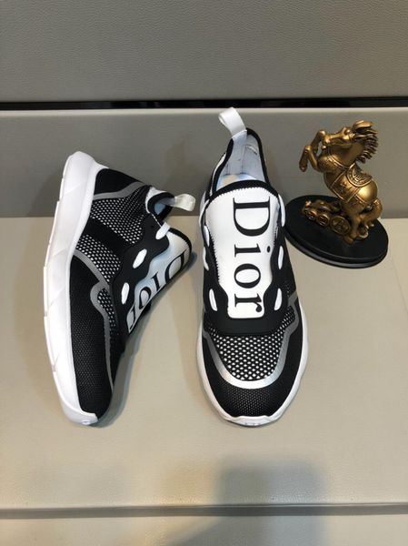 

2020-2019i summer new trend high-end brand flying woven mesh flat men's casual shoes, fashion versatile comfortable sports shoes, size