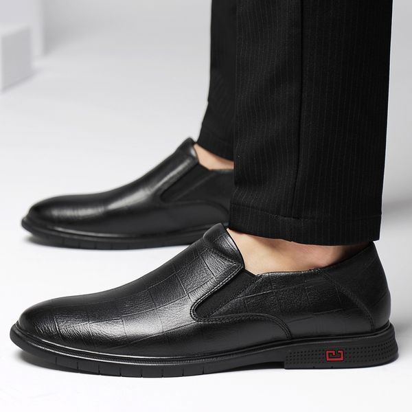 

men's casual leather shoes, british pointed-toe korean shoes, trendy wild business sets of feet, hair stylist, young men's shoes, Black