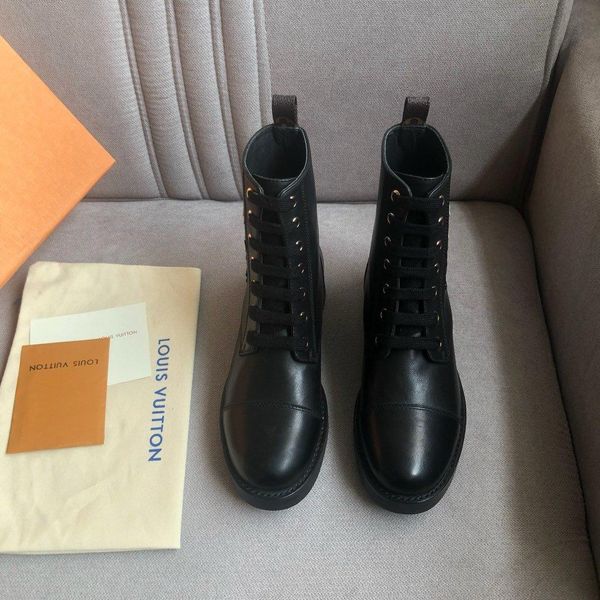 

new3 fashion ladies casual shoes fashion wild women's boots thick bottom ladies martin boots original box packaging fast delivery, Black