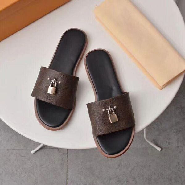 

2019 paris luxe designer quite women nice summer sandals beach slide lock it slippers ladies flip flops loafers print leather solid color, Black