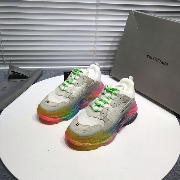 

2020df designer designs new leisure and entertainment hiking shoes, outdoor jungle adventure shoes, original packaging and box delivery, Black