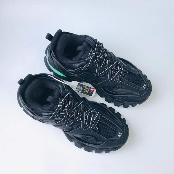 

2020zy designer to create casual and comfortable all-match sports shoes, travel shoes outsole non-slip design with original box delivery, Black