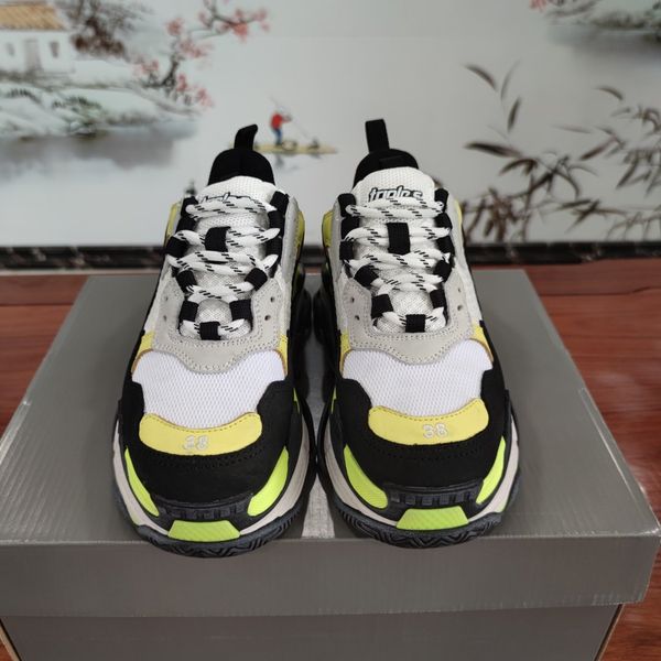 

2020gm designer to create casual and comfortable all-match sports shoes, travel shoes outsole non-slip design with original box delivery, Black