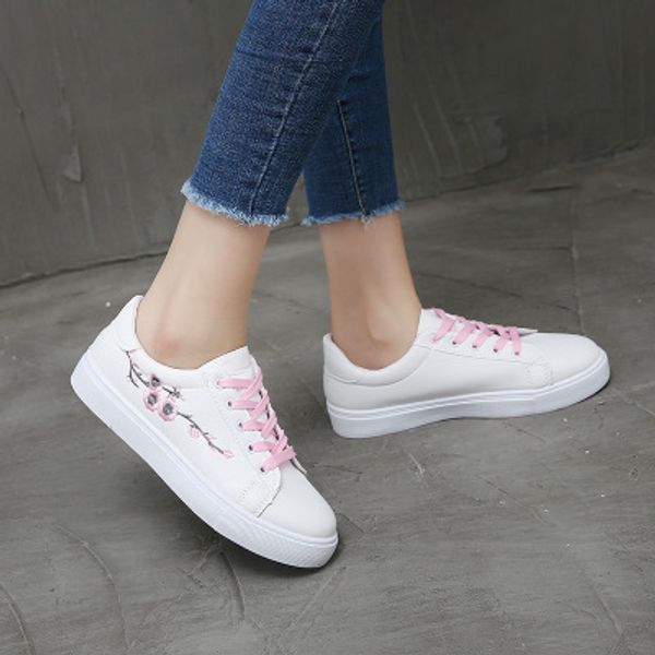 

embroidery small white shoes women 2020 spring and autumn new shallow mouth students leisure sports flat shoes women's, Black