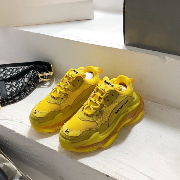 

2020ae designer to create casual and comfortable all-match sports shoes, travel shoes outsole non-slip design with original box delivery, Black