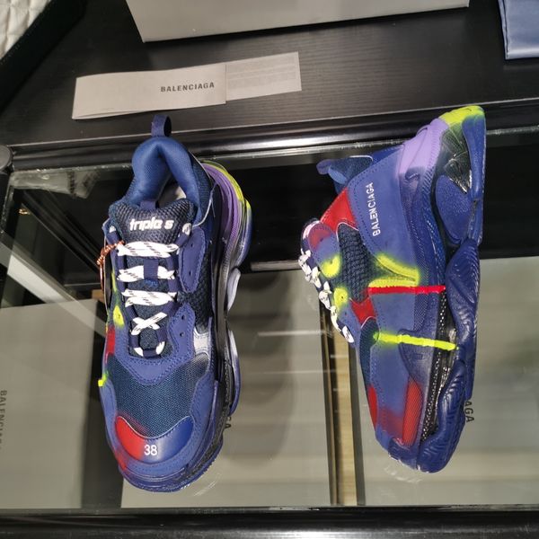 

2020ug designer designs new leisure and entertainment hiking shoes, outdoor jungle adventure shoes, original packaging and box delivery, Black