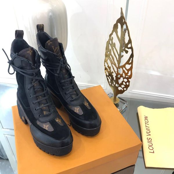 

new20 high-end ladies high-heeled boots fashion platform martin boots leather ladies motorcycle boots original box packaging fast delivery, Black