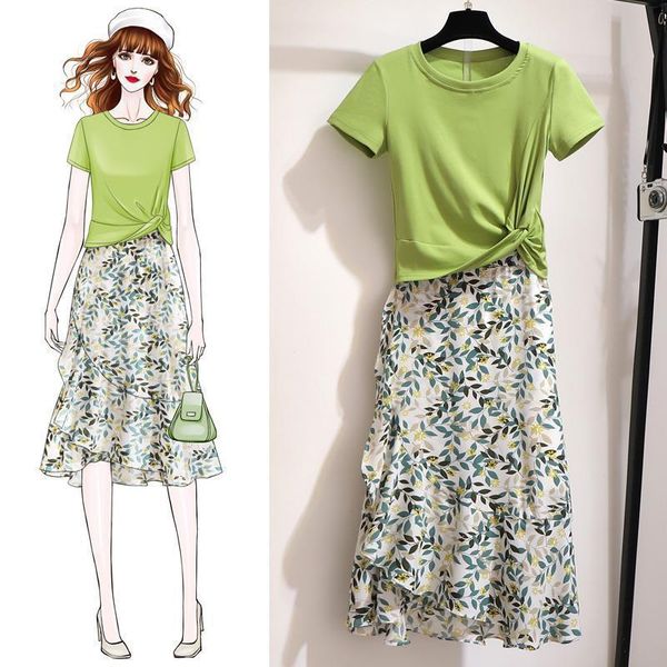 

two piece dress women 2021 summer fashion t shirt 2-piece set off female short sleeve basic tees+high waist printed skirt sets suit, White