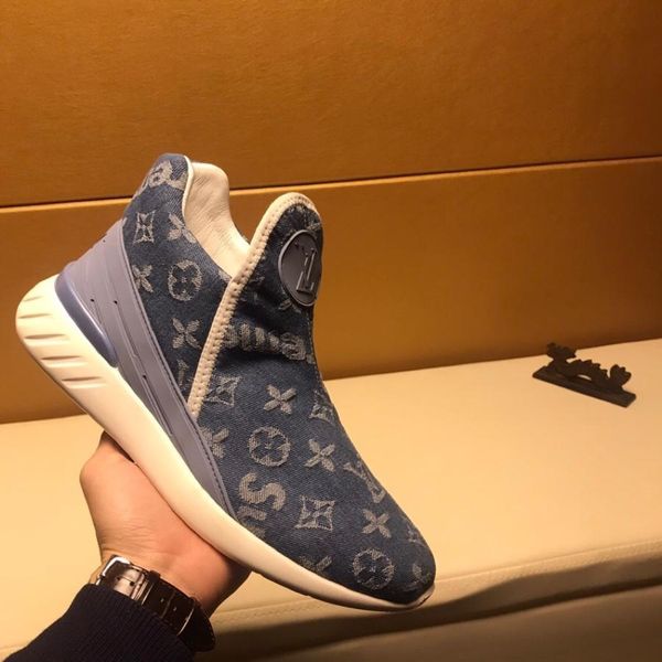 

2020-2019c new italian luxury designer fashion casual shoes snakeskin wild sports shoes men's designer lok fu business shoes large size