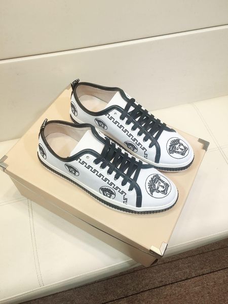 

2020-2019u summer new trend men's leather low-casual shoes, flat comfortable white shoes, high-quality fashion wild sports shoes, s