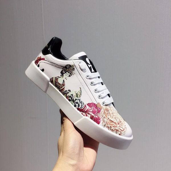 

2020r new embroidered graffiti leather casual shoes outdoor men and women sports shoes fashion wild couple shoes, size 35-45, Black