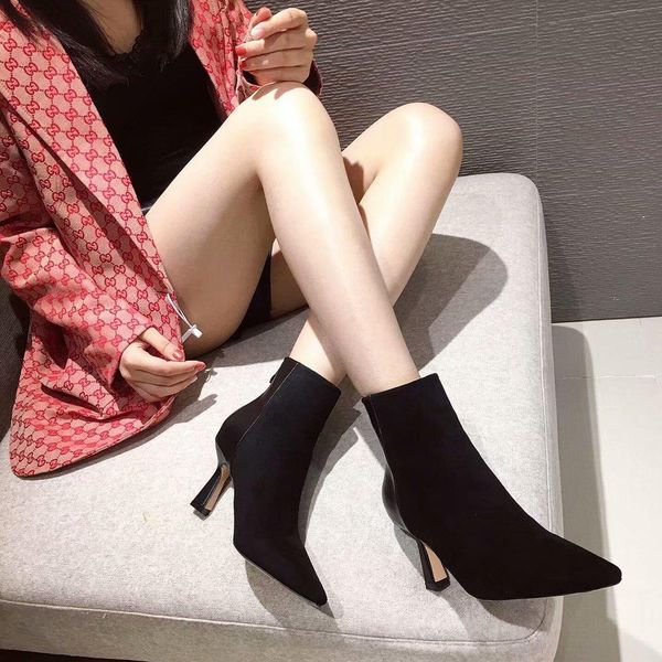 

2020a new pointed stiletto heels autumn and winter small high heel boots fashion single boots bare boots shoes, original box packaging