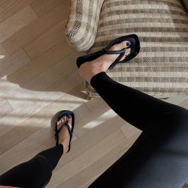 

internet celebrity axige 13c same flip-flops 2020 summer new woven flat flip-flops and sandals ins trendy sandals for women