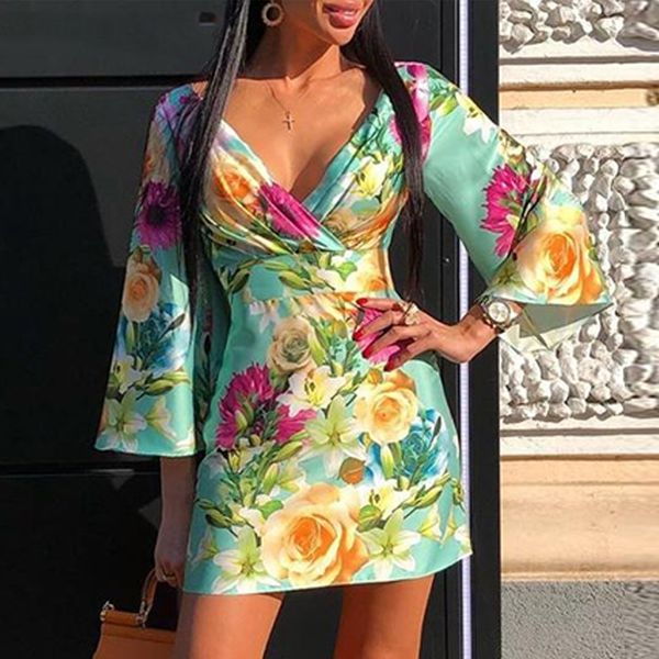 

floral print bell sleeeve ruched dress, Black