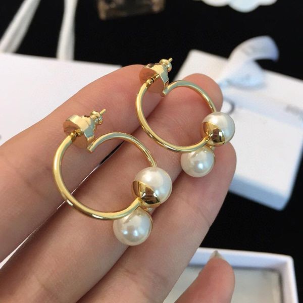 

c1334 korean wave new geometric earrings fashion asymmetrical simple letters eardrop small bee pearl ear stud, Golden;silver