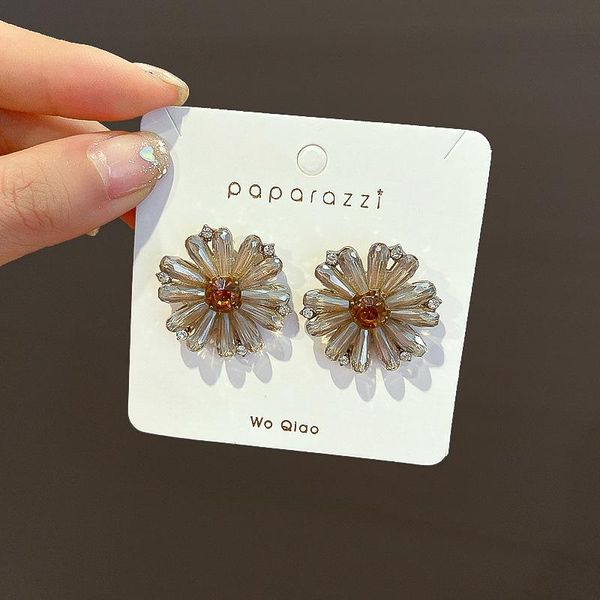 

south korea's new fashion all-around grey crystal flower earrings female temperament delicate daisy earrings, Golden;silver