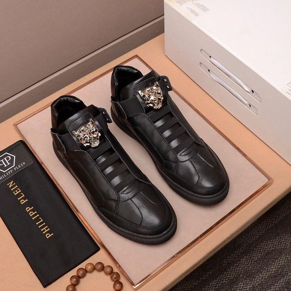 

2021-2020t new high -end leather low -casual men 's shoes ,fashionable and comfortable sports shoes ,wild flat shoes ,size :38 -45, Black
