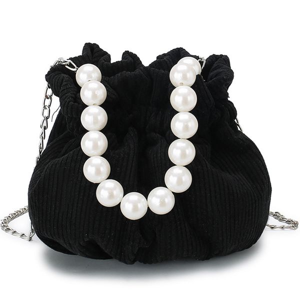 

2020 women's bag new pearl black white portable bucket bag korean chain fashion one-shoulder diagonal