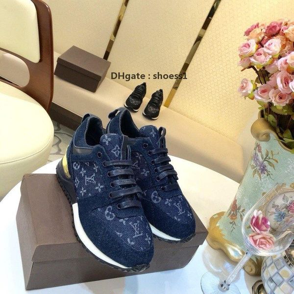 

2021-2020t limited edition men 's and women 's classic alphabet low -casual sports shoes ,fashionable wild couple party shoe, Black