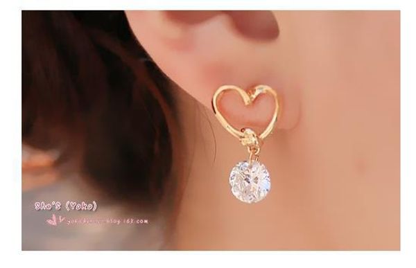 

korea golden heart openwork crystal pendant stud earrings modern fashion accessories women's earrings, Silver