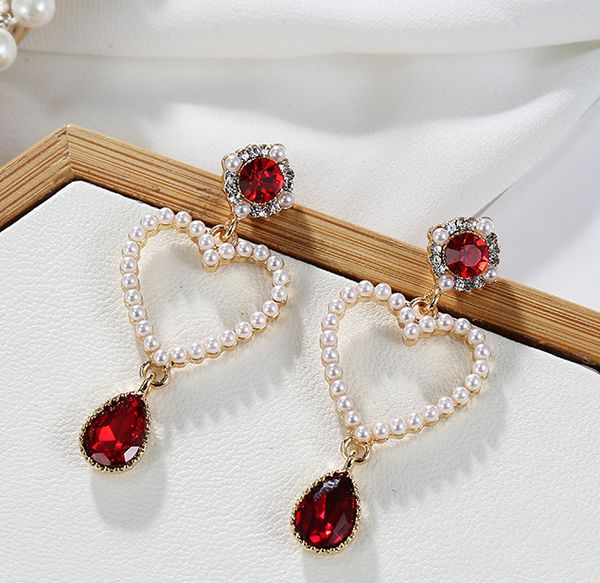 

2020 моды элегантный vintage барокко темперамент дикого французский серьги стержня перлы сердца падение серьги женщин серьги, Golden