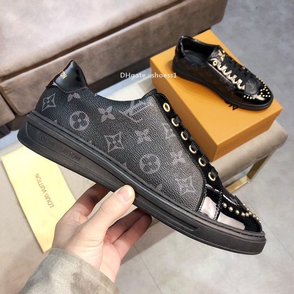 

2021-2020w fashion studded letter leather low casual men 's tide shoes ,stylish and comfortable breathable sneakers, Black