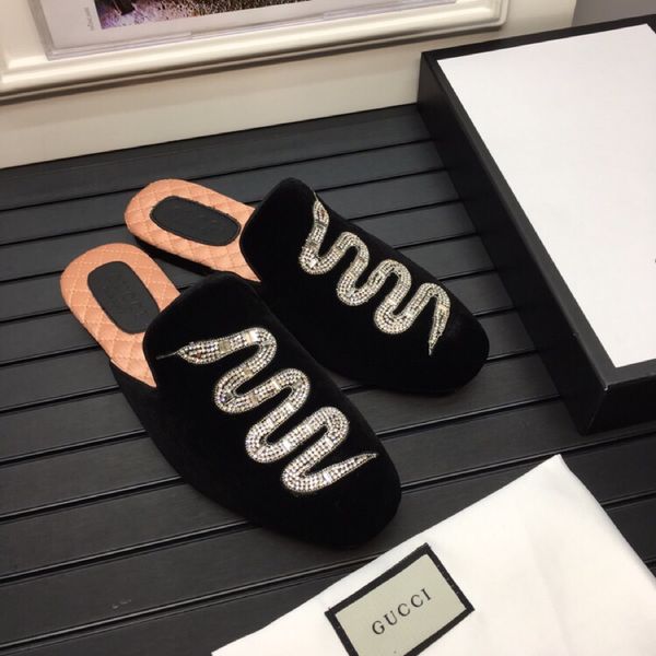 

2020 latest black casual slippers men casual shoes fashion trend comfortable shoe size 38-45 type 39745400566