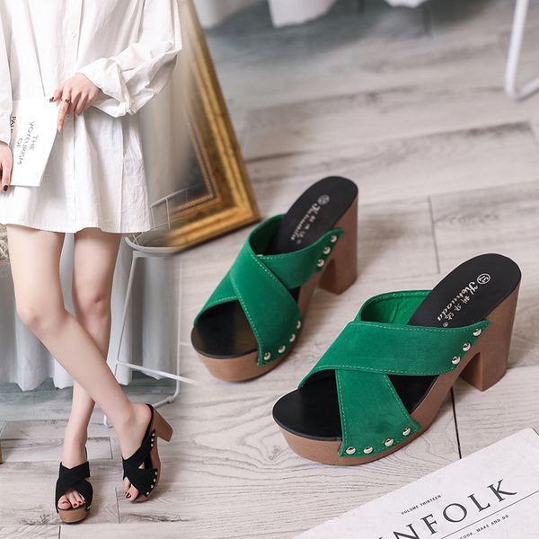 

мода рыбы рот заклепки крест ремень высокой пятки и сандалии толстые пятки толстым дном waterproofroman сандалии для женщин