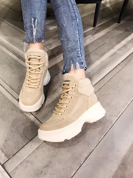 

2020l autumn and winter new belt buckle chain locomotive platform martin boots female leather thick with lace boots women