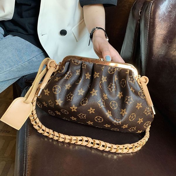 

гофрированный облачных женщин новый 2020 мода все соответствует ins моды ужин плечо кроссбоди руки сумки клецка сумка, White