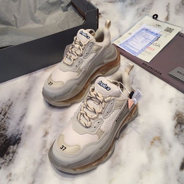 

2020qr designer designs new leisure and entertainment hiking shoes, outdoor jungle adventure shoes, original packaging and box delivery, Black