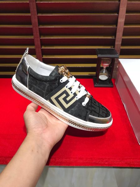 

2020-2019s лето лидирующего бренда кожи мужской обувь личность низка, чтобы помочь случайной плоским ботинки моды диких спортивной обуви, ра