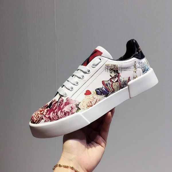 

2020t new embroidered graffiti leather casual shoes outdoor men and women sports shoes fashion wild couple shoes, size 35-451, Black