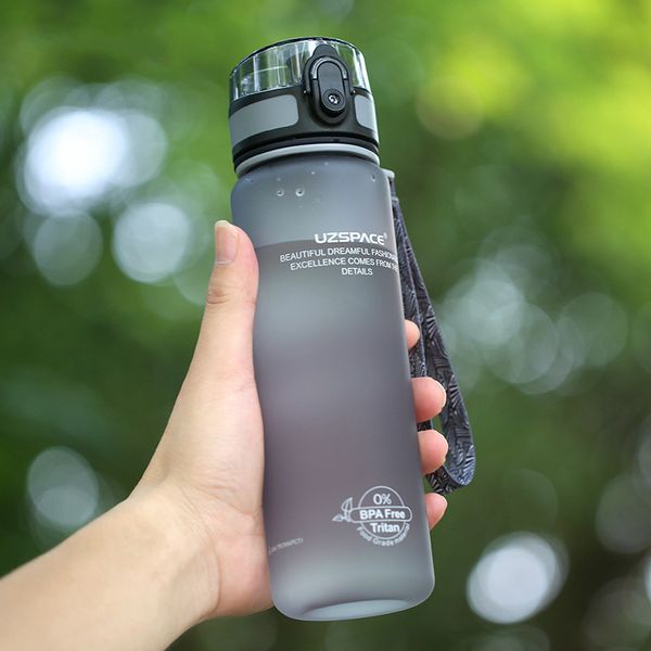 

горячие виды спорта бутылки воды 500ml 1000ml протеин шейкер открытый путешествие портативный напиток бутылки герметичные drinkware пластико