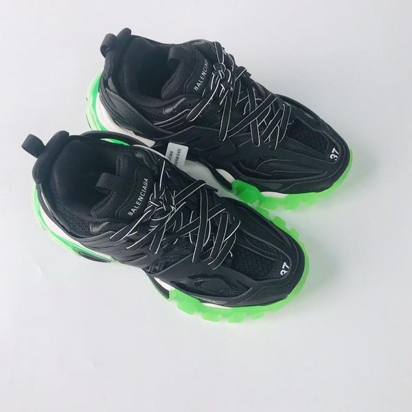 

20206 designer to create casual and comfortable all-match sports shoes, travel shoes outsole non-slip design with original box delivery, Black