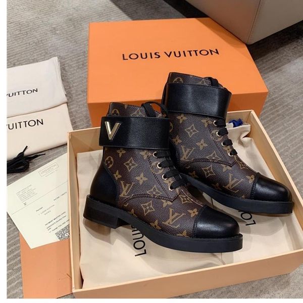 

07 designer luxury casual fashion short boots, outdoor casual travel shoes, fast delivery, original box, Black