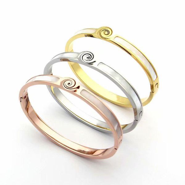 

Factory price wholesale popular c letter White Shell Bracelet 18K Rose Gold Lady White Shell Bracelet Korean version female hand